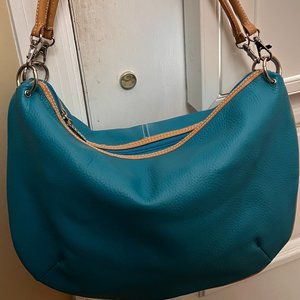 Blue Maxx New York Pebble Leather Shoulder bag can be converted to a clutch